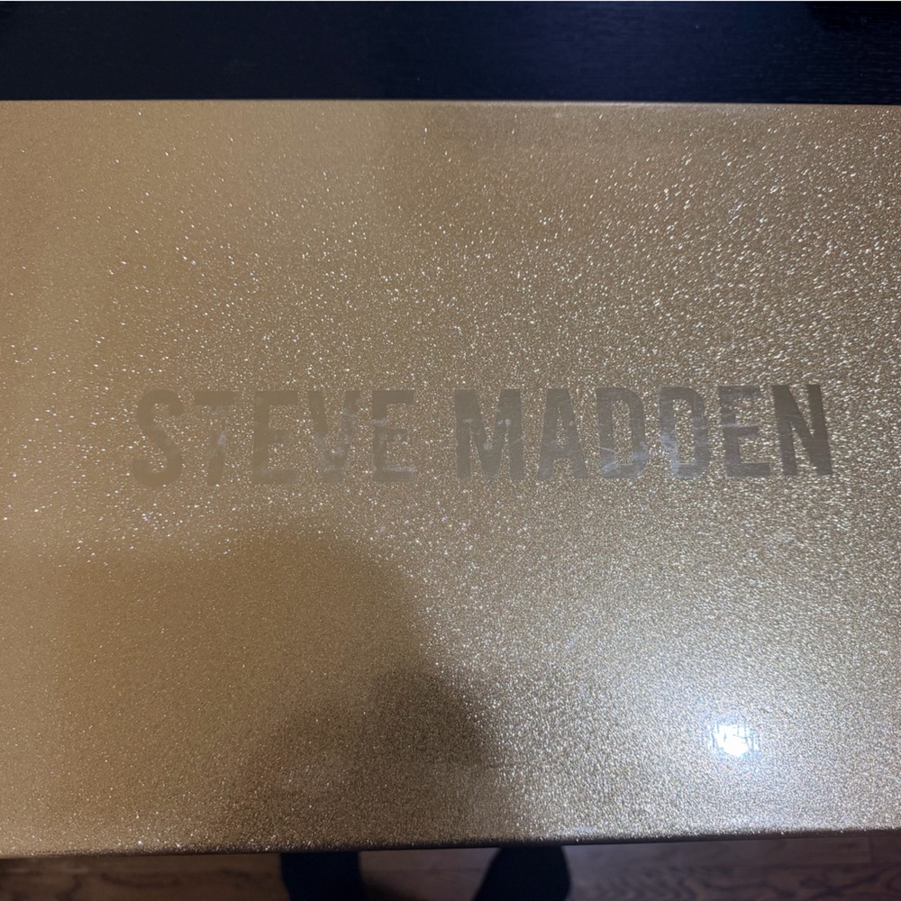Steve Madden scarf and hat set